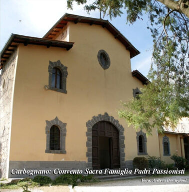 Carbognano, chiesa della Sacra Famiglia. Facciata.