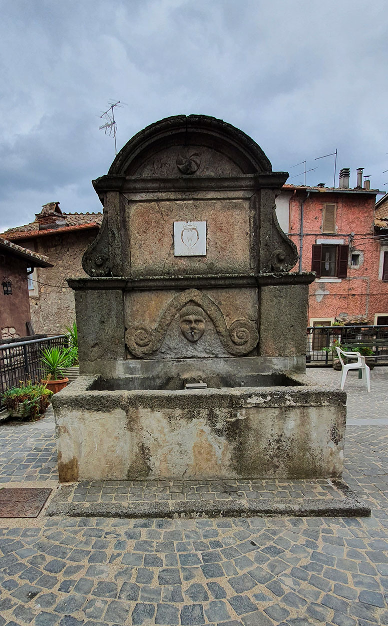 Carbognano, Fountain of Santa Maria. Panorama.