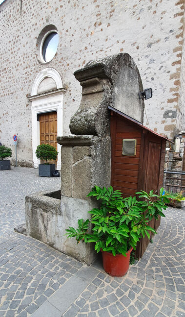 Carbognano, fontana di santa Maria